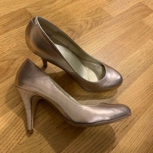 Fergalicious Rose Gold Pumps Heels size 7.5
